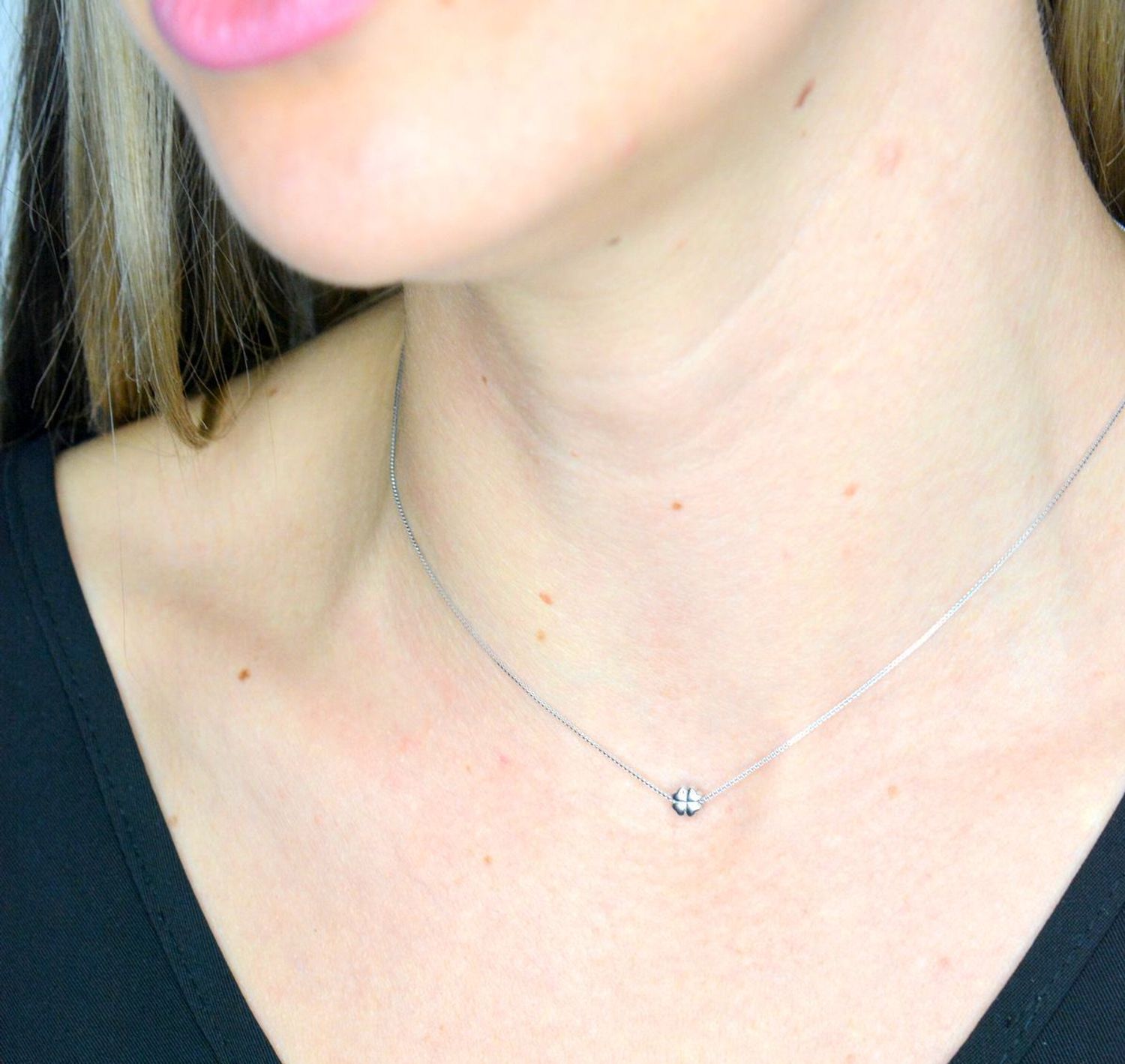 Naszyjnik damski srebrny 925 z koniczynką Armonica Nomination 241304 001.png